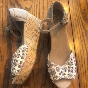 NWOT Toms wedges